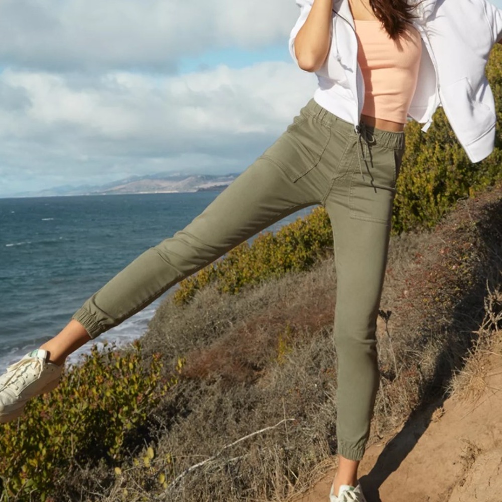 American Eagle Next Level Jegging Jogger Olive Size 6